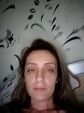 Snapshot of SophyGirl chatting on 12.18.25 SophyGirl online show from 12.18.25