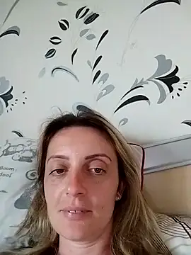 Snapshot of SophyGirl chatting on 03.20.26 SophyGirl online show from 03.20.26