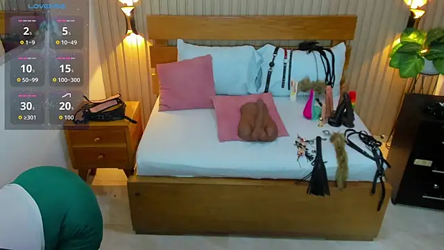 luciana ballesteros  online show from 12.19.25