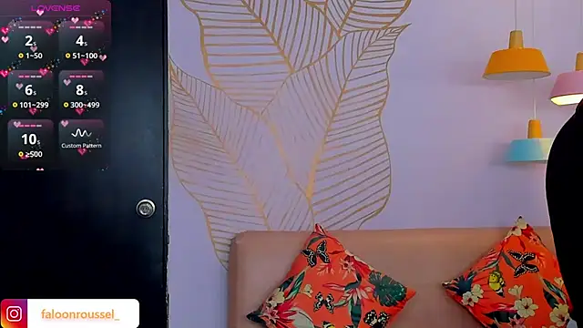 Snapshot of FaloonRoussel chatting on 02.22.25 FaloonRoussel online show from 02.22.25