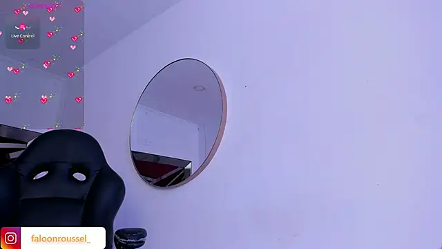 Snapshot of FaloonRoussel chatting on 02.27.25 FaloonRoussel online show from 02.27.25