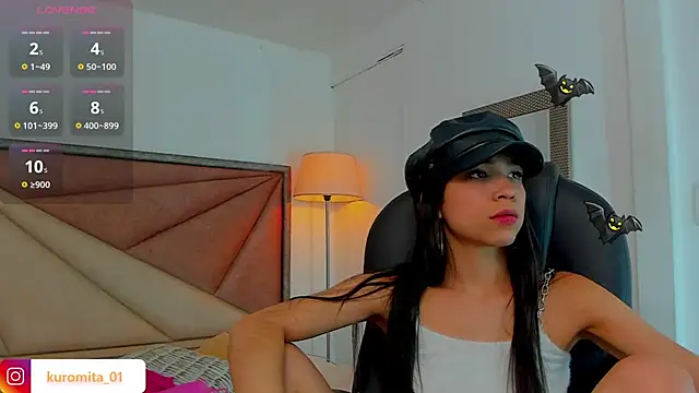 Snapshot of FaloonRoussel chatting on 03.08.25 FaloonRoussel online show from 03.08.25