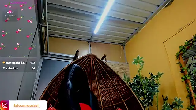 Snapshot of FaloonRoussel chatting on 03.15.25 FaloonRoussel online show from 03.15.25