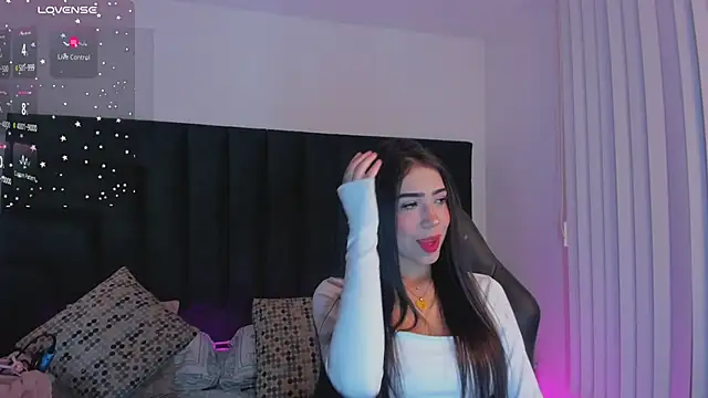 Snapshot of FaloonRoussel chatting on 10.07.25 FaloonRoussel online show from 10.07.25