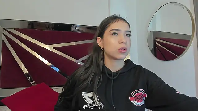 Snapshot of FaloonRoussel chatting on 11.21.25 FaloonRoussel online show from 11.21.25