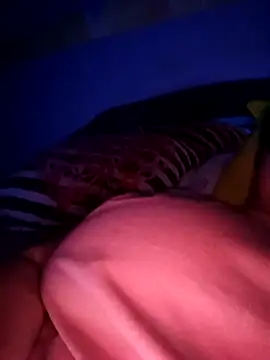 Snapshot of poussychats chatting on 02.08.25 poussychats online show from 02.08.25