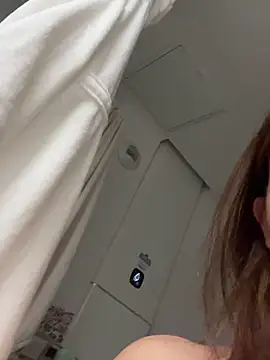 lyajoliee online show from 02.02.26