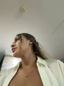 Snapshot of Rose-euphoria chatting on 01.18.25 Rose-euphoria online show from 01.18.25