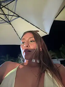 Snapshot of Rose-euphoria chatting on 02.04.25 Rose-euphoria online show from 02.04.25