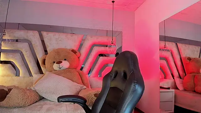 AngelineHeet online show from 03.14.26