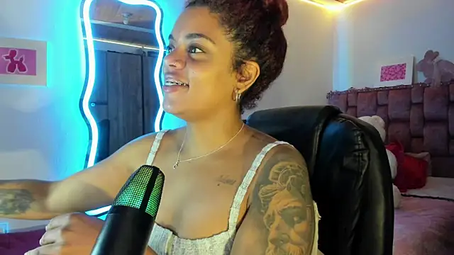 ladyrd1 online show from 02.28.25