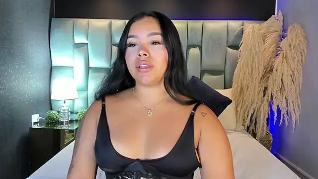 MarianaGarciaa   online show from 04.15.26