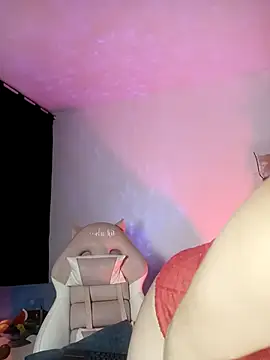 lovely kitt online show from 11.04.25