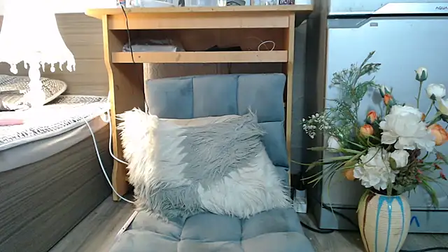 Snapshot of yang_hiii chatting on 03.14.25 yang hiii online show from 03.14.25