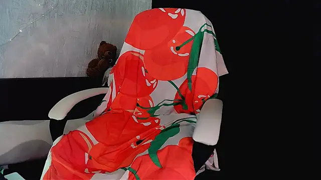 Teasing Molly online show from 09.15.25