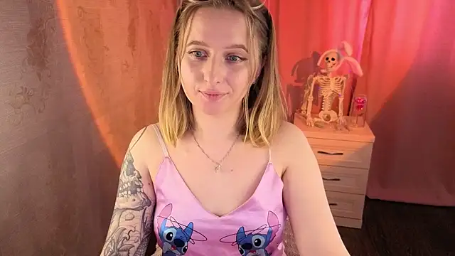 CuteLilyLove online show from 04.28.26