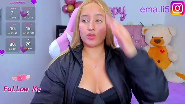 Snapshot of ema_tayy chatting on 10.27.25 ema tayy online show from 10.27.25