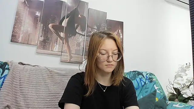 Snapshot of Fiery_mary chatting on 05.08.26 Fiery mary online show from 05.08.26