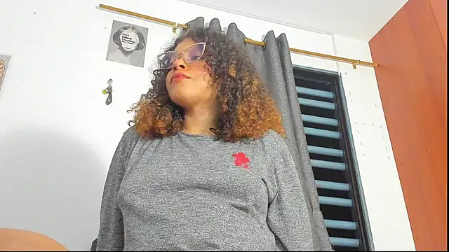 Ada gales  online show from 11.05.25