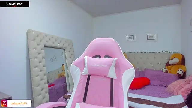 Snapshot of carlaperez_ chatting on 01.11.25 carlaperez online show from 01.11.25