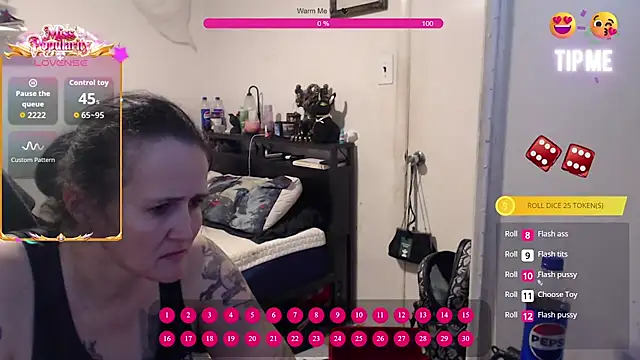 Snapshot of Demonicmiss chatting on 06.06.26 Demonicmiss online show from 06.06.26