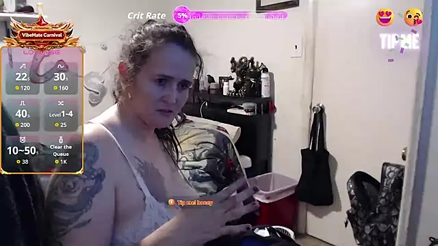 Snapshot of Demonicmiss chatting on 07.12.26 Demonicmiss online show from 07.12.26