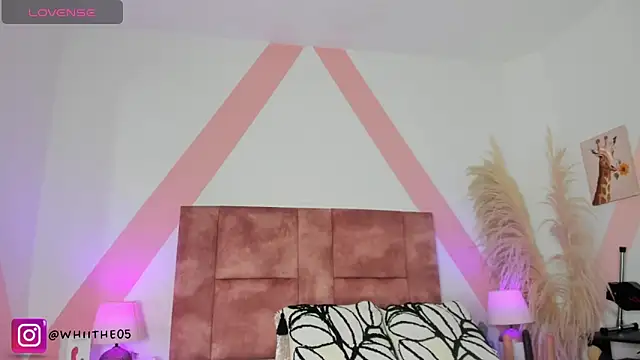 Snapshot of isabella_whiithe chatting on 02.09.26 isabella whiithe online show from 02.09.26