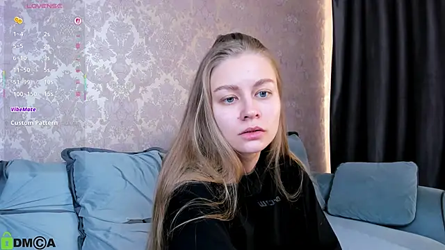 Snapshot of Polumna_cute chatting on 10.23.25 Polumna cute online show from 10.23.25