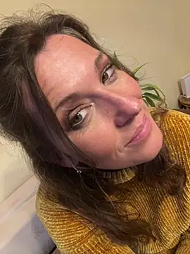 Snapshot of Lwhite1 chatting on 02.06.26 Lwhite1 online show from 02.06.26