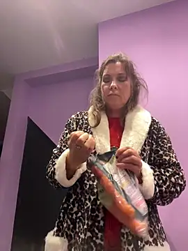 Snapshot of Lwhite1 chatting on 02.11.26 Lwhite1 online show from 02.11.26