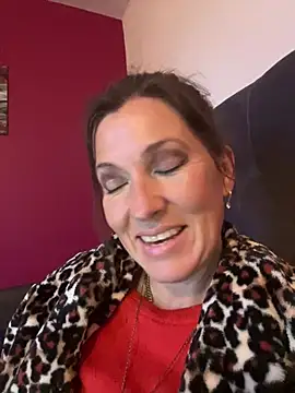 Snapshot of Lwhite1 chatting on 02.12.26 Lwhite1 online show from 02.12.26