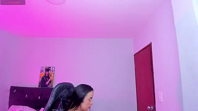 evelyn 23 online show from 02.16.25