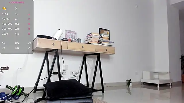 AnaHenao online show from 11.27.25