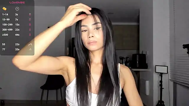 AnaHenao online show from 11.29.25