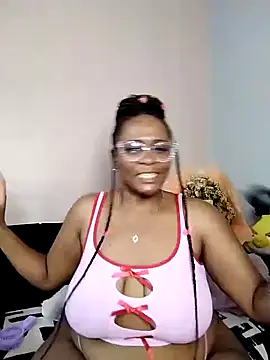 Snapshot of CocoBootyyy chatting on 01.16.25 CocoBootyyy online show from 01.16.25