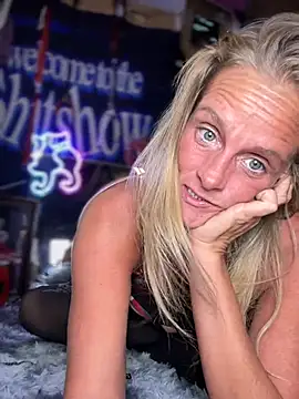 vixendoll87 online show from 12.23.24