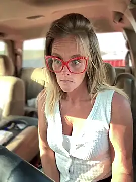 vixendoll87 online show from 03.13.25