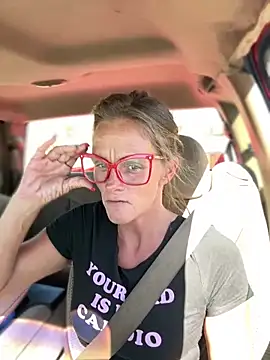 vixendoll87 online show from 03.18.25