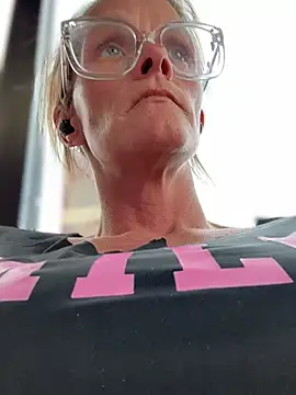 vixendoll87 online show from 03.19.25