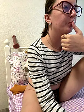 Snapshot of BeatriceTender chatting on 09.09.25 BeatriceTender online show from 09.09.25