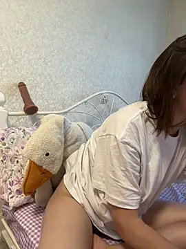 Snapshot of BeatriceTender chatting on 11.16.25 BeatriceTender online show from 11.16.25