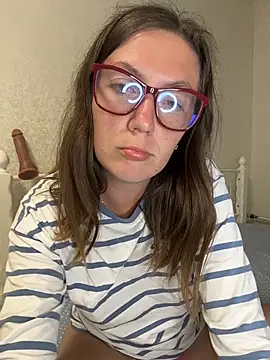 Snapshot of BeatriceTender chatting on 07.19.26 BeatriceTender online show from 07.19.26