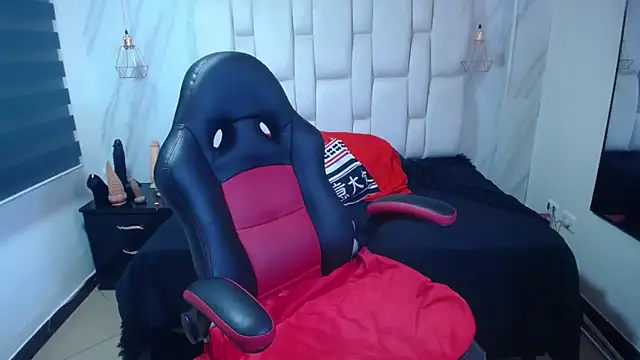 Anabella Thompson online show from 03.19.25