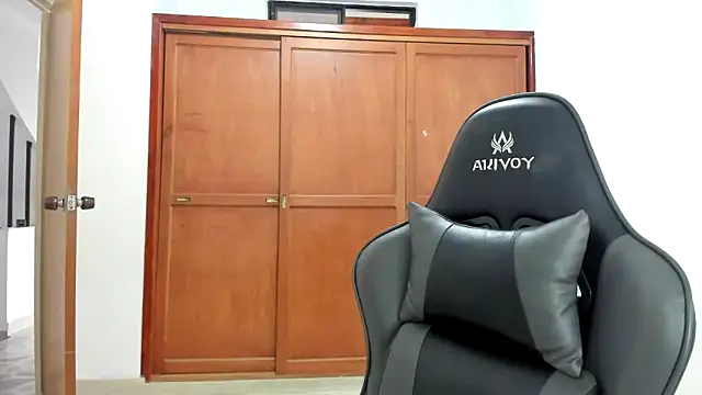 Snapshot of avellanatammy chatting on 03.16.25 avellanatammy online show from 03.16.25