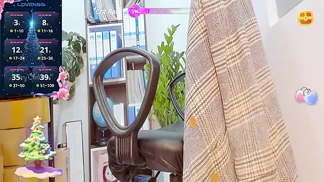 Snapshot of _mizu_ chatting on 02.28.25 mizu online show from 02.28.25