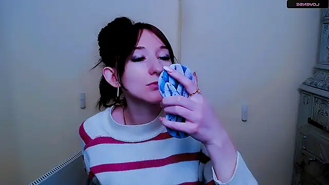 Snapshot of AmandaSell chatting on 01.29.25 AmandaSell online show from 01.29.25