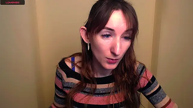 Snapshot of AmandaSell chatting on 02.26.25 AmandaSell online show from 02.26.25