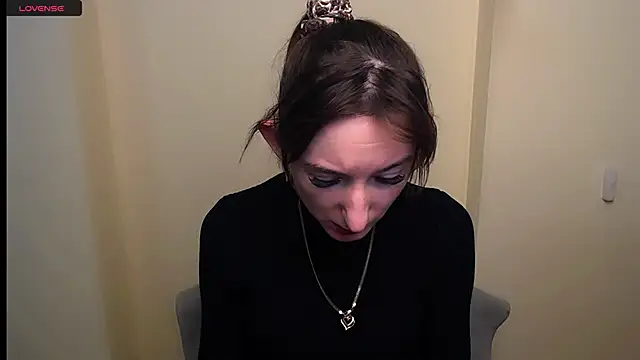 Snapshot of AmandaSell chatting on 03.13.25 AmandaSell online show from 03.13.25