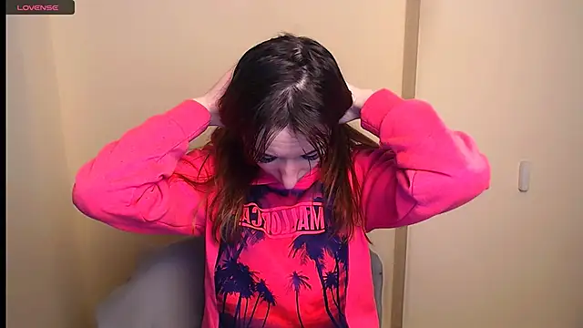 Snapshot of AmandaSell chatting on 03.16.25 AmandaSell online show from 03.16.25