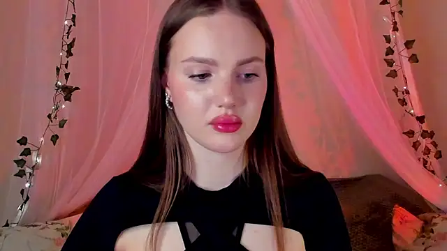 Snapshot of MishkaMe chatting on 12.12.24 MishkaMe online show from 12.12.24